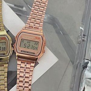 [Free bracelet with gift box] Steel belt small square electronic watch for men and women high school students trendy fashion temperament junior high school students simple and cold wind