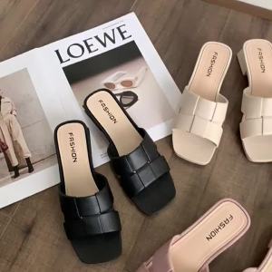 [Free Shipping] WomenS Summer Casual Slippers New Solid Color Chunky Heel Sandals Fashionable Beach Flat Sandals For Women