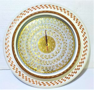 Kaligrafi Jam Kayu Ukir Desain Lingkaran Bulat Diameter 60 Cm Cantik Kado Hampers Gift Hiasan Dinding
