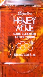 เจลล้างหน้า ลดสิว เจลล้างหน้าน้ำผึ้ง แอคทีฟ ยัง ฮันนี่ แอคเน่ แคร์ คลีนเซอร์ Active Young Honey Acne Care Cleanser เจลล้างหน้าช่วยลดปัญหาสิว และผิวมัน อ่อนโยนต่อผิวด้วยน้ำผึ้งบริสุทธิ์ ไม่แสบตา