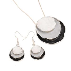 Vòng cổ hoa tinh tế cổ điển và kết cấu hợp kim trang phục hàng ngày Bộ Bông tai phù hợp cho những dịp thời trang