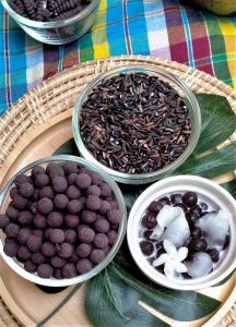 ม็ดบัวลอยข้าวเหนียวดำ Home made100% ต้นตำรับสูตรคุณยายBy jasmine สดใหม่ สะดวก ง่าย ไร้สาร เหนียวนุ่ม หนึบ หอมมาก อร่อย