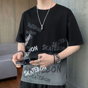 LH.Sunday ✨ สินค้ามาใหม่  เสื้อผ้าผู้ชายเสื้อยืด แฟชั่นนำเทรนด์🖤  กับเสื้อยืดสกรีนลายอักษรภาษาอังกฤษแบบไล่เฉดสี คือดืออออ🧔🏻