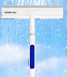 Double Effect Glass Cleaning Spray 2 In 1 Glass Cleaning Tool With Built In Spray Bottle And Glass Wiper Multi Scene Cleaning Spray双面式喷雾伸缩擦窗器