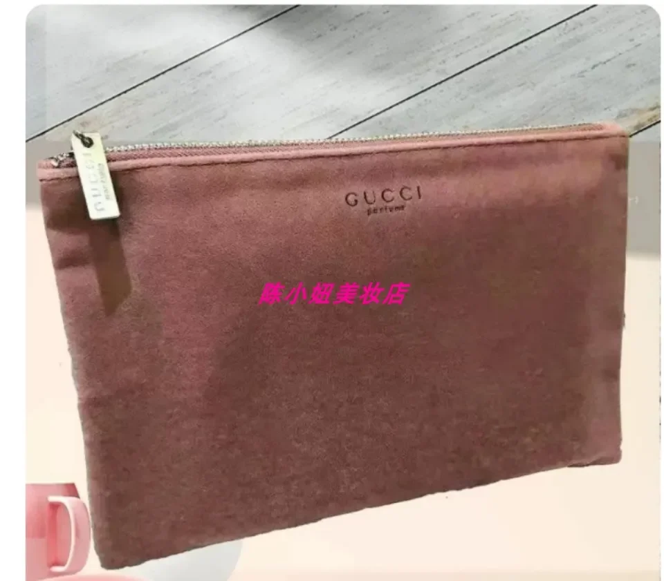 Gucci velvet 2025 makeup bag