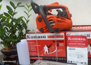 Máy cưa xích chạy xăng tay cụt komasu máy cưa sích cưa gỗ nhẹ khỏe tiếp kiệm nguyên liệu