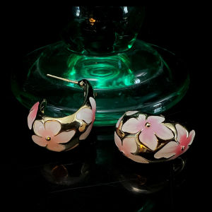 French-style floral enamel stud earrings Exquisite Commuting Versatile Light Luxury Niche Design Cross-Border Bestseller on