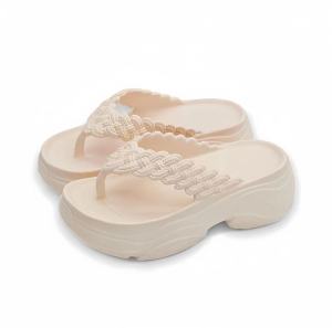 Sandal wanita kekinian dengan ketahanan air tinggi sandal jepit serbaa yang tahan lama
