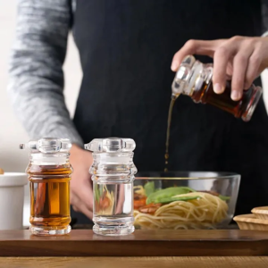[Same Day Ship] 300ml Telescopic Spice Seasoning Bottle Household Kitchen Seasoning Box Leak-proof Salt Storage Box Salt Shaker Jar Spice Rack Salt