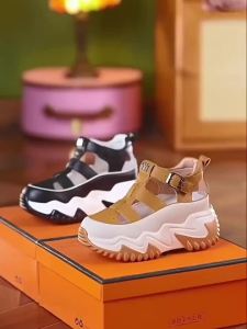 [Free Shipping] Thick-Soled Hollowed-Out WomenS Sandals 2025 Summer New Fashion Height-Increasing Casual Versatile And Non-Slip Athletic Shoes
