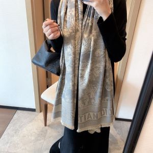 ผ้าพันคอฤดูใบไม้ผลิและฤดูร้อนแบบสองด้านสำหรับผู้หญิง ผ้าคลุมไหล่ระดับไฮเอนด์สำหรับห้องปรับอากาศ แฟชั่นหรูหราและอเนกประสงค์