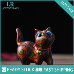 LF Wholesale✨Flash Sale ✨ ไม้สีรุ้งแกะสลักรูปปั้นแมวเครื่องประดับแมวน่ารักตั้งโต๊ะไม้แมวอุปกรณ์สำนักงานบ้านของที่ระลึกการตกแต่งของขวัญ