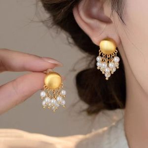 Fashionable Ring Gift 法式复古金属拉丝珍珠流苏耳钉女气质时尚温柔百搭设计感耳环批发