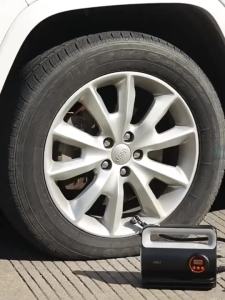 Deli Vehicle Air Pump Car Household Small Portable Wired Electric Outdoor Universal Tire Air Pump