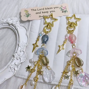 Trendy Ocean Inspired Key Chain Fish Shell Windchime Beaded Keychain Phone and Earphone Case Charm Trendy Accessory