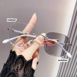 -0.5 -0.75 -1.25 -1.75 -2.25 -2.75Frameless Cut Edge Photochromic Myopia Glasses High-definition Color Changing Near Sight Glasses Outdoor Anti Blue Light Glasses