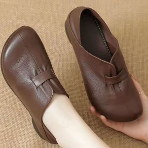 Free Shipping Soft Leather Flat-Soled Comfortable Mom Shoes Plus-Size WomenS Shoes High Heels Versatile Shallow-Toe Design