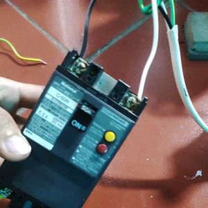 át chống giật nội địa nhật 50a 30ma national .nitotóhibahitachi hàng nhật bản điện áp hoạt động 220v 1 pha tải từ 8-11kw