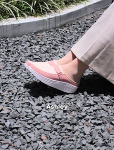 ONE LOVE ASHLEY SEPATU BUSTONG WEDGES MULES WANITA