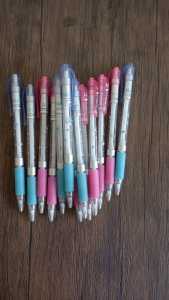 Pensil Mekanik Ketebalannya 0.7 mm Warna Warni