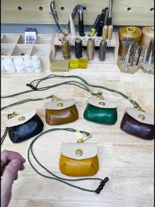 New top-layer cowhide coin purse with contrasting color plant-tanned leather versatile storage earphone bag neck-hanging coin purse