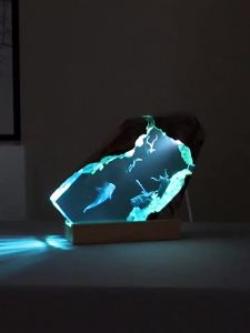 Popular desktop creative ocean art ornaments direct sales gifts shipwreck humpback whale solid wood resin lamp