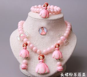 children jewellery set Specific product format from source title Check size and compatibility Use only for stated purpose child-oriented design stated in source indoor furnishing jewellery set