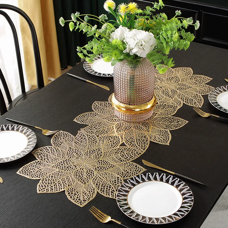 Table runner and placemat outlet sets