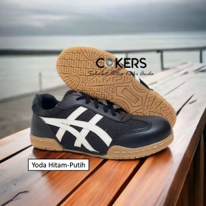 YODA Hitam Strip Putih Sepatu Sneakers Olahraga Pria Badminton Joging Sport Lari Runing Bulutangkis