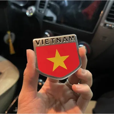 Tem nhôm cờ Việt Nam dán trang trí xe ô tô xe máy dán trang trí decor chất liệu hợp kim nhôm.