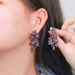 SEQUITO Women Popular Flower Pendant Big Long Earrings Pave Purple Rose Red Zircon Crystal Black Gold Color Summer Fashion Costume Jewelry with 925 Silver Ear Pins SE537