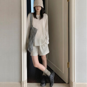 Quần short cotton và lanh cho phụ nữ mặc mùa hè ngoài trời 2025 Quần ống rộng ba phần cao cấp kiểu dáng mới ôm dáng thoải mái cho người nhỏ nhắn