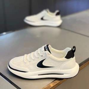 2025 New Casual for Men Shoes Korean breathable and fashionable versatile sports shoes Thick Bottom Casual Sports Running Sneakers For Men Casual Shoes school shoes
