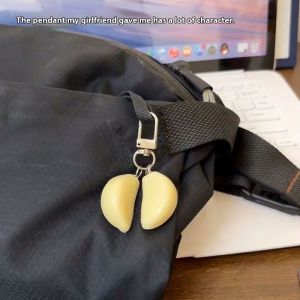 พวงกุญแจกุ้งกระเทียมสร้างสรรค์ DEUKIO ของขวัญแสนสนุกกระเป๋านักเรียนจี้ที่เป็นเอกลักษณ์