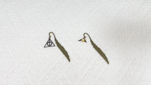 Vintage Hook Bookmarks Metal Bookmarks Feathered Book Marker Hook Page Holder for Book Lover Teacher Student Writer