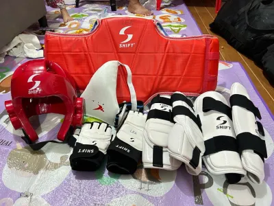 Shift Brand Complete set of gears for taekwondo new