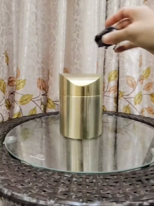 Elegant Mini Trash Can with Swing Lid 1.50L Capacity Perfect for Small Space and Personal Use