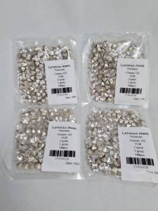 เพชรชวารอฟกี้ คริสตัลแท้ เกรดLuminus ก้นแหลมสำหรับงานเครื่องประดับตกแต่ง งานเครื่องประดับงานตกแต่ง เป็นเพชรหรู