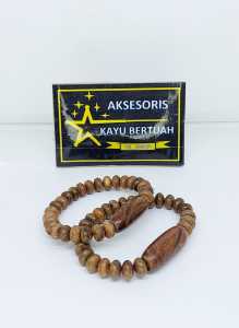 satu pasang gelang kayu gaharu pakek plat
