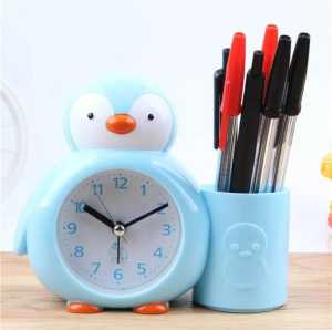 Jam Weker Meja/Jam Alarm Beker/Alarm Clock Kado Unik Lucu Motif Pinguin Plus Tempat Pensil Pulpen