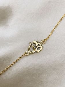 925 ชุบทองแท้ 18 กะรัต สร้อยข้อมือโซ่ ประดับด้วยสัญญลักษณ์ออม สมบูรณ์ภัณฑ์สวยทองแท้ สุขภาพเยาว์ สูงสุด 50 กรัม