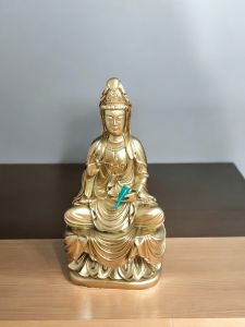 Tượng phật quan âm bồ tát bưng bình ngọc dáng ngồi cao 18cm (-Nhiều màu sắc). Trang trí trên ô tô tiểu cảnh bonsai ghép lũa để bàn trà phòng khách bàn làm việc thờ thần tài…