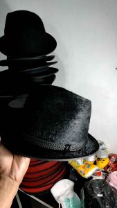 Topi Laken Motif Bulu: Pilihan Modis & Hangat