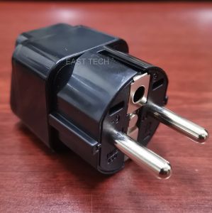 MULTI COUNTRY TRAVEL ADAPTER PLUG