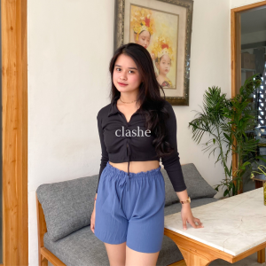 Celana Pendek Wanita Dewasa Sehari Hari Korean Style Bahan Crincle Airflow Anti Lecek Terbaru Kekinian Yuma Pants by Clashe