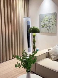 【Remote Control Dimming】Mushroom Retro Floor Lamp Nordic Simple Living Room Lamp Beside Sofa Exhibition Hall Designer Style Ornament Lighting