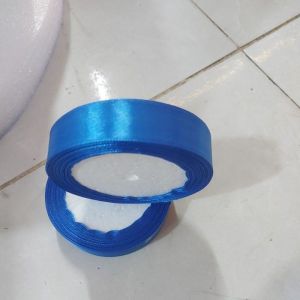1 CUỘN RUY BĂNG LỤA BẢN 2 PHÂN .DÙNG LÀM NƠ BÓ HOA LÀM NƠ HỘP QUÀ