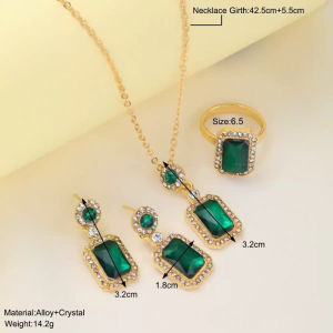Emerald Green Necklace Ring Vintage Luxury Style Necklace High-End Women Elegant Statement Jewelry