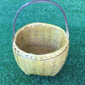 ตระกร้าจักรสานจากไม้ไผ่ ขนาดเล็ก ความกว้าง 10 นิ้ว