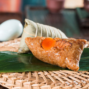 Jiaxing Zongzi breakfast fresh meat zongzi egg yolk meat zongzi bean paste jujube multi flavor Dragon Boat Festival vacuum packaging Zongzi（嘉兴粽子）